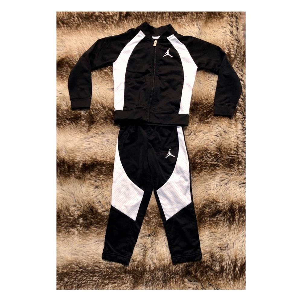 Boys Jordan jogger set